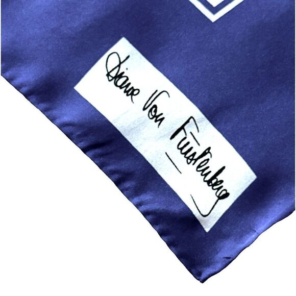 Diane Von Furstenberg Navy White palm tree design silk scarf 28” Square - Picture 2 of 4